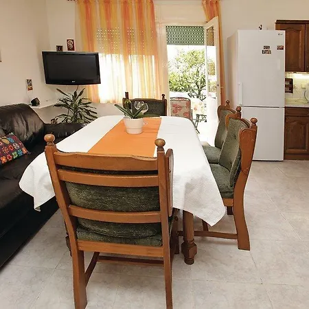 Three-bedroom In I Trogir