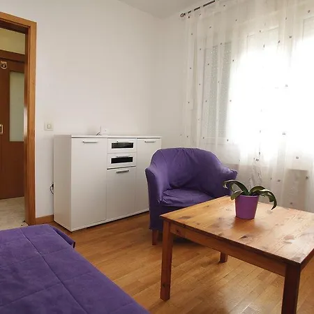 Lägenhet Three-bedroom In I *