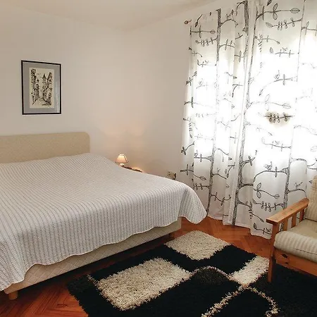 Three-bedroom In I