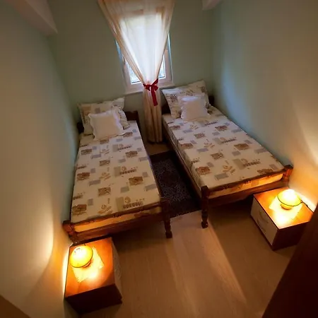 Three-bedroom In I