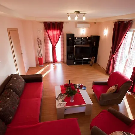 Lägenhet Three-bedroom In I