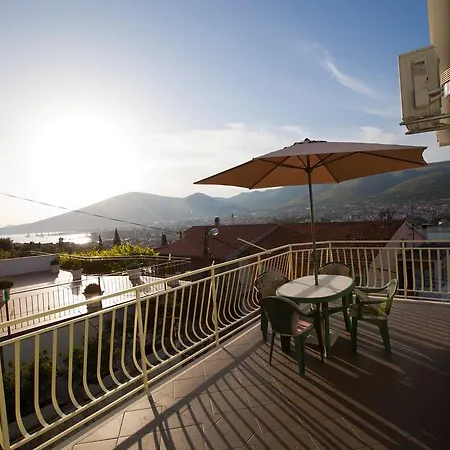 Lägenhet Three-bedroom In I Trogir